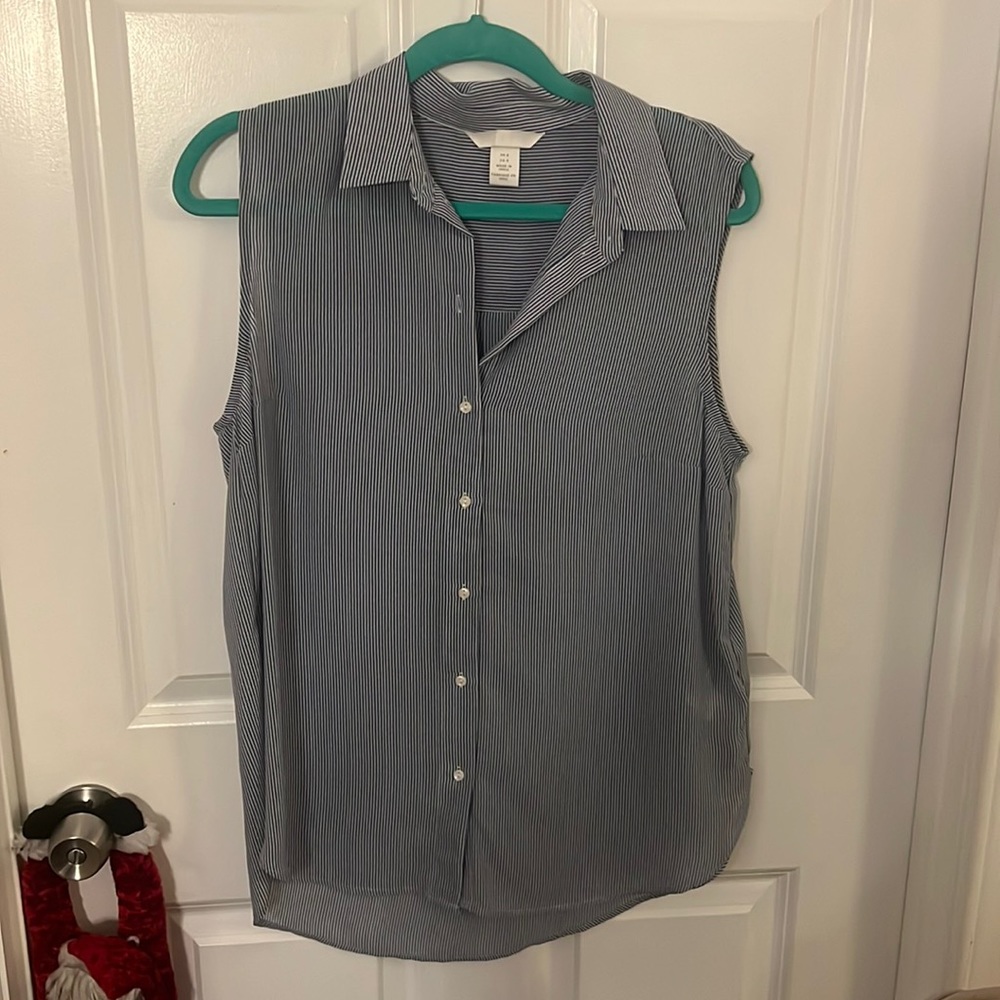 H&M Womens Sleeveless Blue / white stripe lightweight shirt size 8